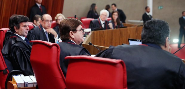 Sessão plenária do TSE para Julgamento da Aije 194358 em 04.04.2017 Sessão plenária do TSE para Julgamento da Aije 194358