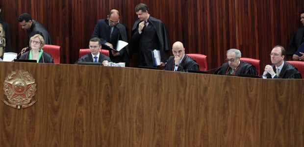 Sessão plenária em 25.10.2018 Sessão plenária