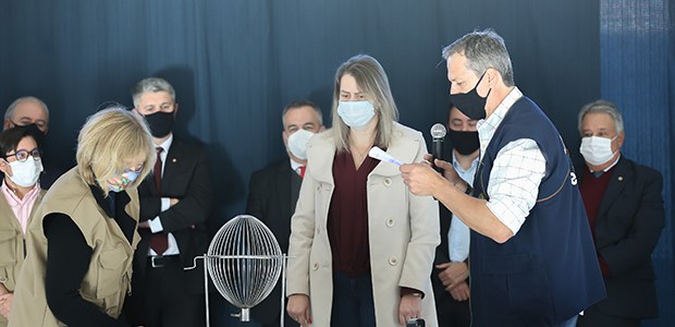 Sorteio de urnas em Petrolandia (SC) Teste de integridade das urnas será feito durante a votação oficial no domingo (13)