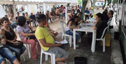 TRE-CE Unidade Móvel no Parque das Crianças Atendimento a eleitores na unidade moóvel do TRE-CE no Parque das Crianças, Centro de Fortaleza