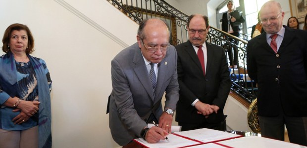 TSE e governo do RS firmam convênio em 23.10.2017 TSE e governo do RS firmam convênio