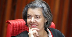 Ministra Cármen Lúcia Antunes Rocha