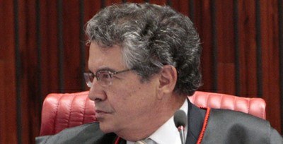 Ministro Marco Aurélio durante sessão no TSE em 11.9.2012 Ministro Marco Aurélio no plenário do TSE.