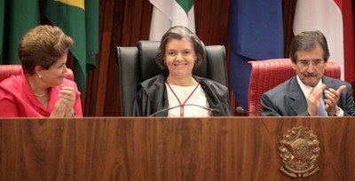 Presidenta Dilma Roussef, Ministra Cármen Lúcia e Ministro Cezar Peluso no plenário, em posse da...