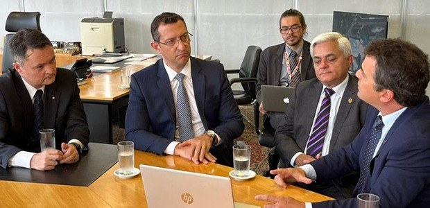 TSE recebe visita de comitiva do TRE-DF para dialogar sobre eleições no exterior - 20.12.2023 TSE recebe visita de comitiva do TRE-DF para dialogar sobre eleições no exterior - 20.12.2023