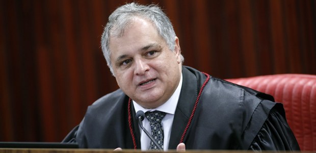 Vice-procurador-geral eleitoral  Humberto Jacques e a ministra Rosa Weber durante sessão plenári...