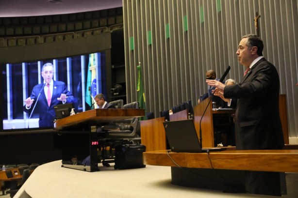 Barroso participa de comissão sobre voto impresso