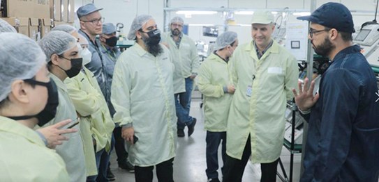 Especialistas da USP visitam fábrica de montagem da urna em Ilhéus (BA) - 30.06.2022