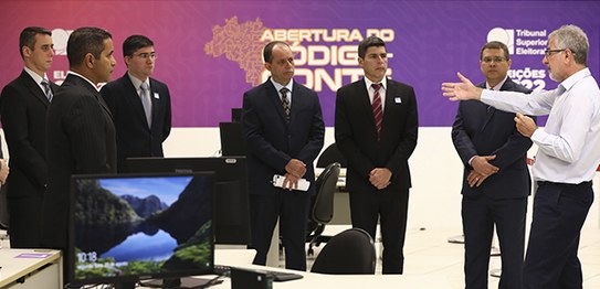 Foto: Alejandro Zambrana/Secom/TSE - Cerimônia de Assinatura Digital e Lacração dos Sistemas Ele...