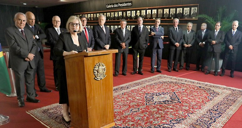 Presidente do TSE, ministra Rosa Weber, discursa na inauguração da exposição Diplomação na Repúb...