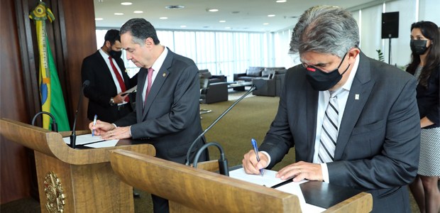 Ministro Barroso assina termo de cooperação com ANPD - 23.11.2021