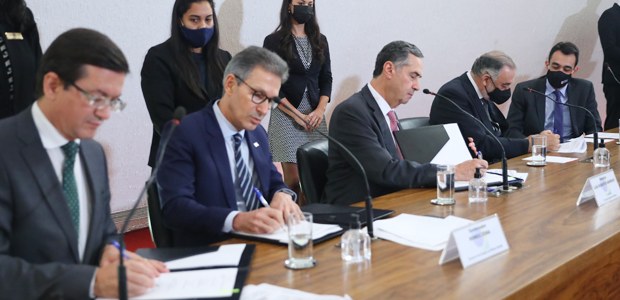 Ministro Barroso assina termo de cooperação com governo de MG e TRE-MG - 23.11.2021