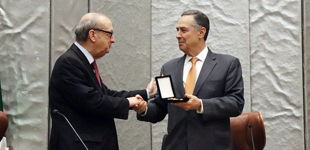 Ministro Barroso recebe medalha Moysés Vianna - 06.12.2021