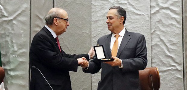Ministro Barroso recebe medalha Moysés Vianna - 06.12.2021 Ministro Barroso recebe medalha Moysés Vianna - 06.12.2021