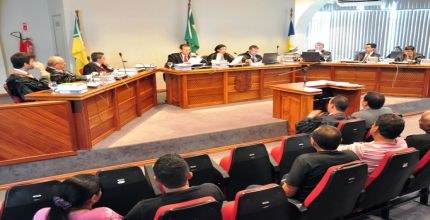 Plenário do TRE-RR Juízes que compõem o Pleno do TRE-RR na bancada