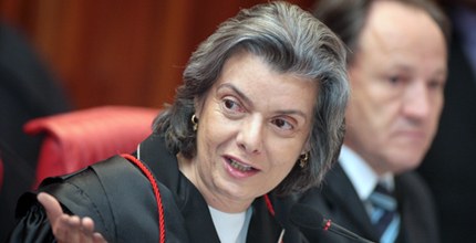 Presidente Ministra Cármen Lúcia em 21.8.2012 Ministra Cármen Lúcia em sessão no TSE