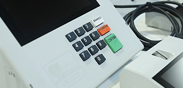 Urna eletrônica modelo UE 2020 - TSE 2022